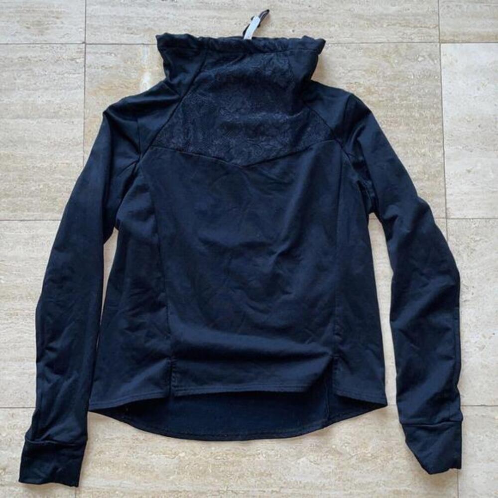 Fabletics Funnel Neck Pullover Womens M Black Thumb Holes Embroidered